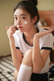美女扣币视频免费高清14岁